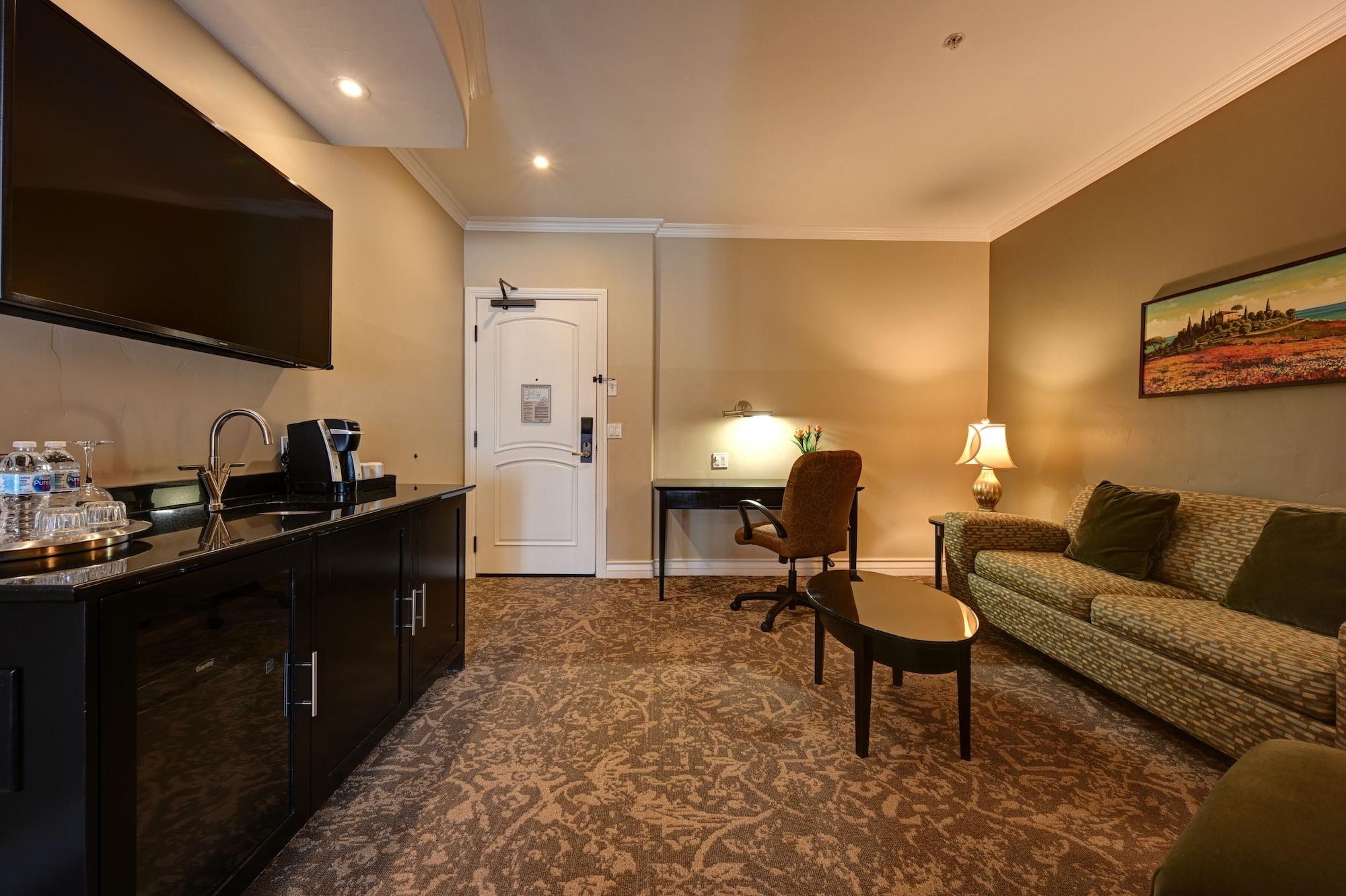 Bellasera & Paso Robles, Tapestry By Hilton