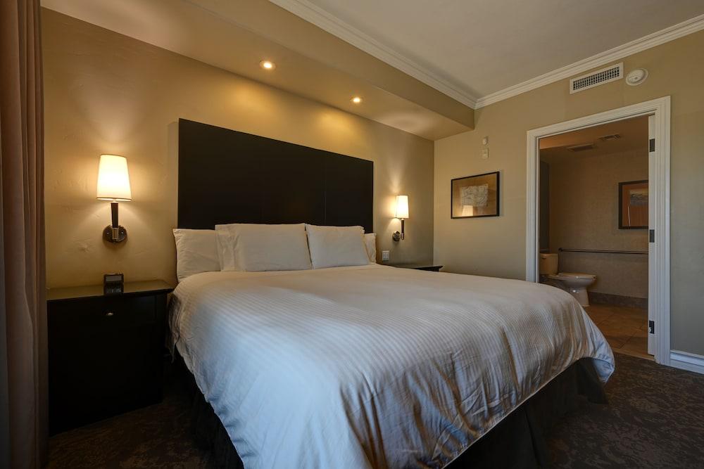 Bellasera & Paso Robles, Tapestry By Hilton Hotel 4*