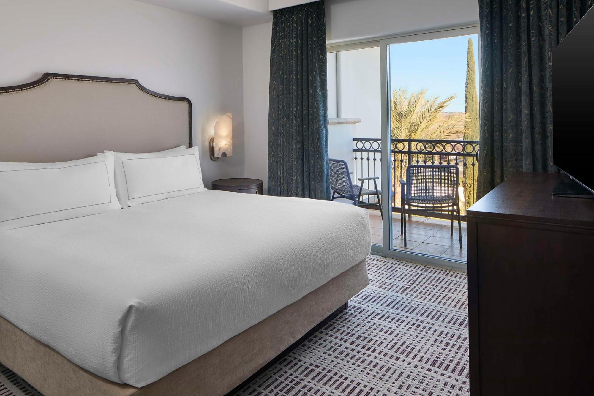 Bellasera & Paso Robles, Tapestry By Hilton Hotel 4*