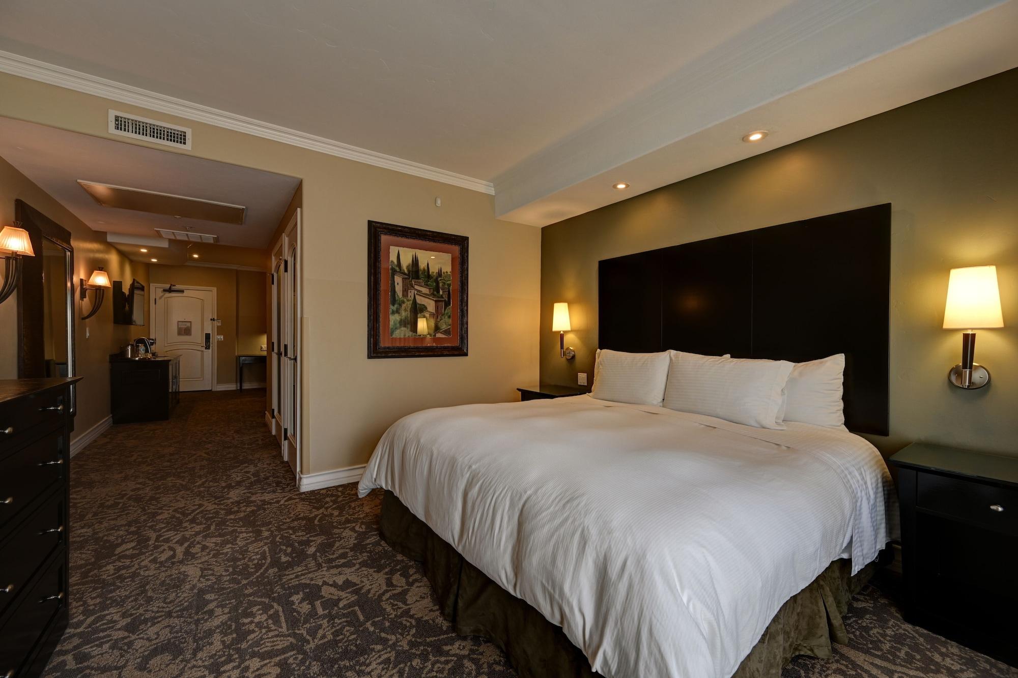 Bellasera & Paso Robles, Tapestry By Hilton Paso Robles