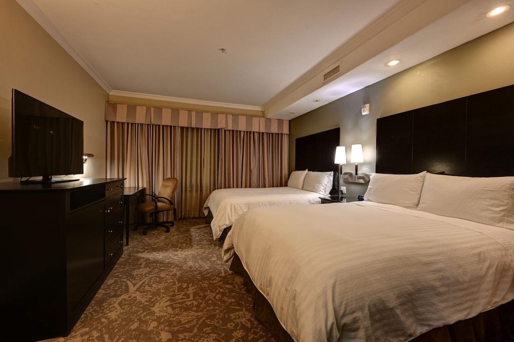 Bellasera & Paso Robles, Tapestry By Hilton Hotel Paso Robles