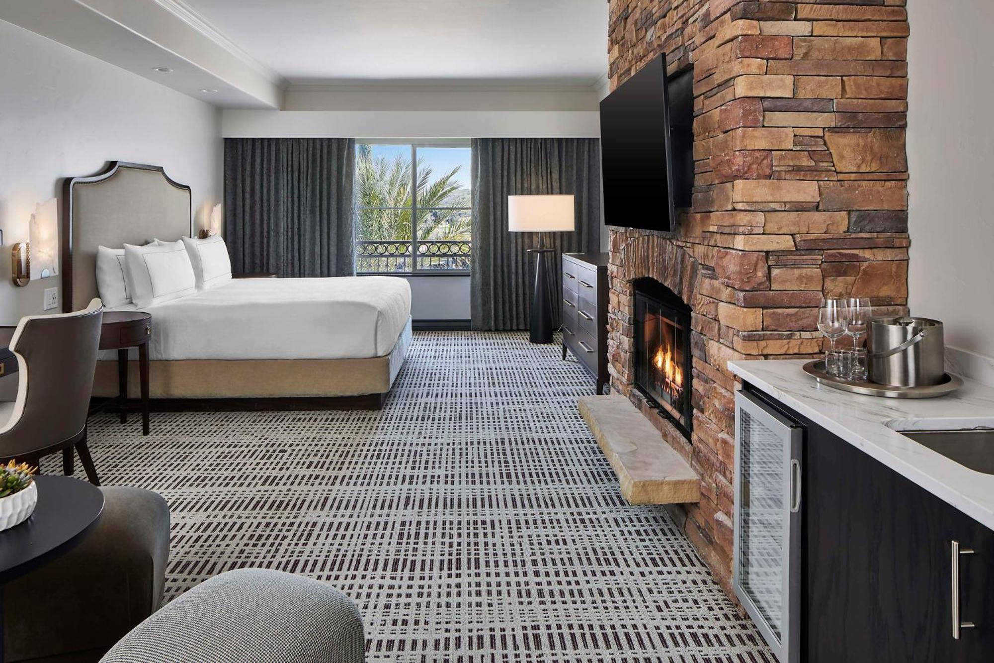Bellasera & Paso Robles, Tapestry By Hilton Paso Robles