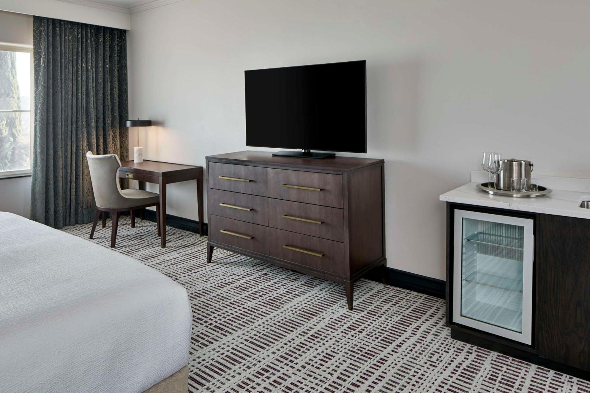 Bellasera & Paso Robles, Tapestry By Hilton Hotel 4*