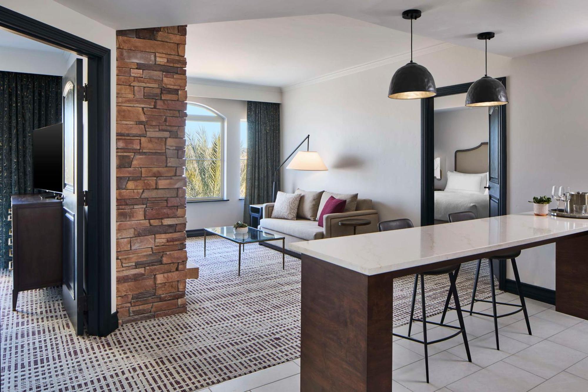 Bellasera & Paso Robles, Tapestry By Hilton Hotel